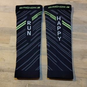Brooks Running calf sleeves